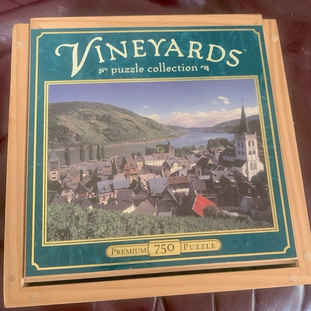 Hasbro Vineyard Premium Puzzle in Wooden Box w/Sliding Cover ~ Puzzle Unopened